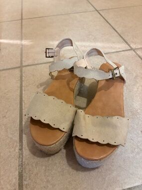 Scalloped Ankle-Strap Espadrille Wedges - Cream